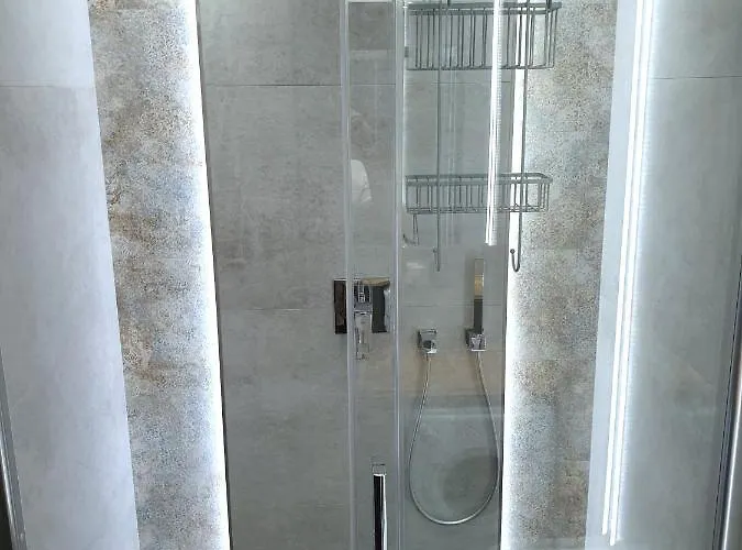 ,Private Apartment, Aircondition, Garage, Hd Tv Pl & De, Wifi, Fully Equipped, Near Beach