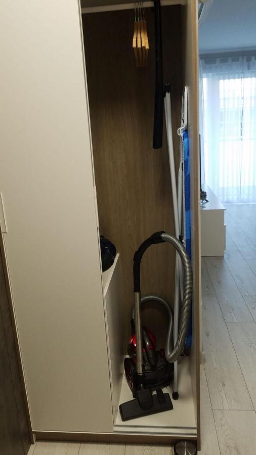 ,private Apartment, Aircondition, Garage, Hd Tv Pl & De, Wifi, Fully Equipped, Near * Kolobřeh