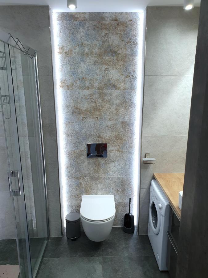 ,private Apartment, Aircondition, Garage, Hd Tv Pl & De, Wifi, Fully Equipped, Near *